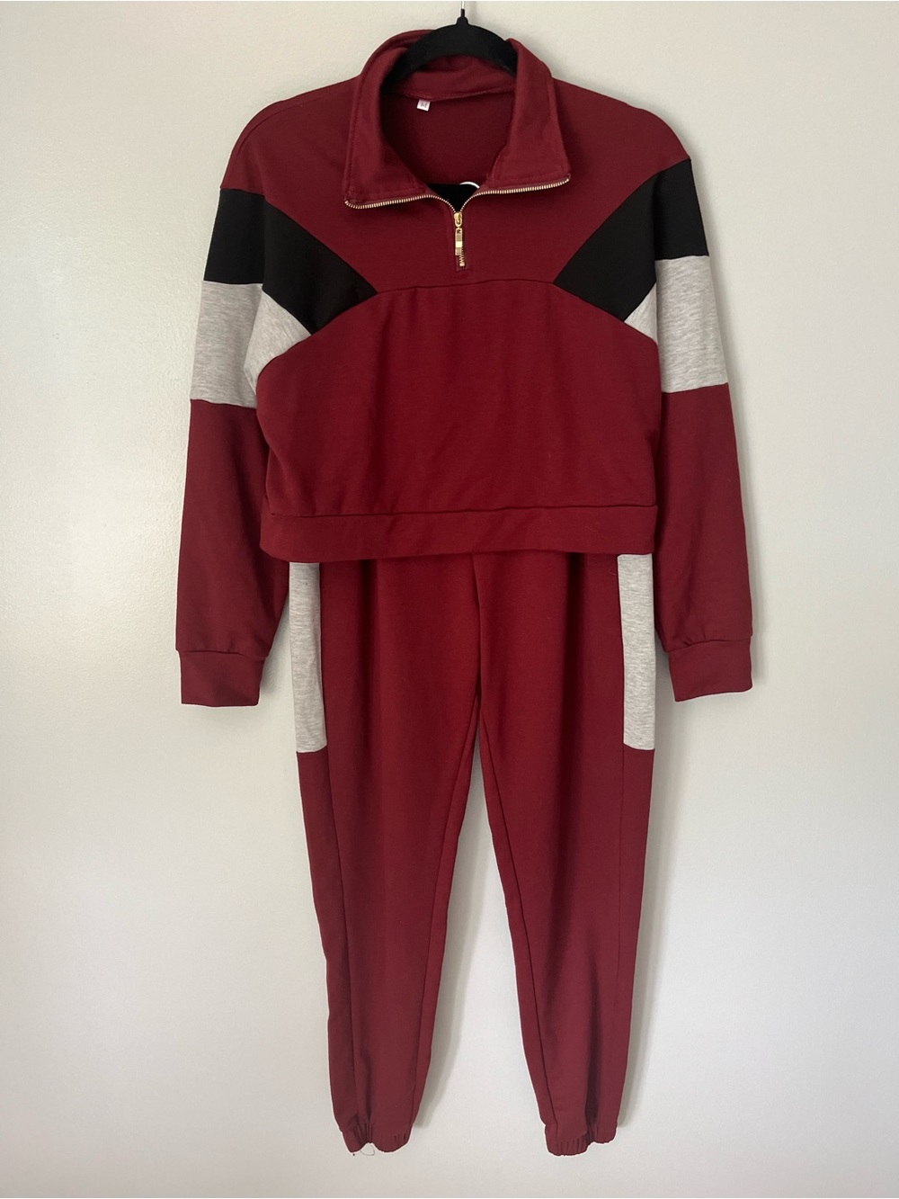 Women’s Burgundy Colorblock 2 Piece Tracksuit Set Quarter Zip Size Medium